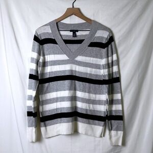 Gap Women V-Neck Sweater Black White Striped Size M Preppy Minimalist Capsule